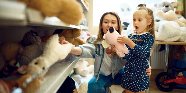 woman shopping with kids